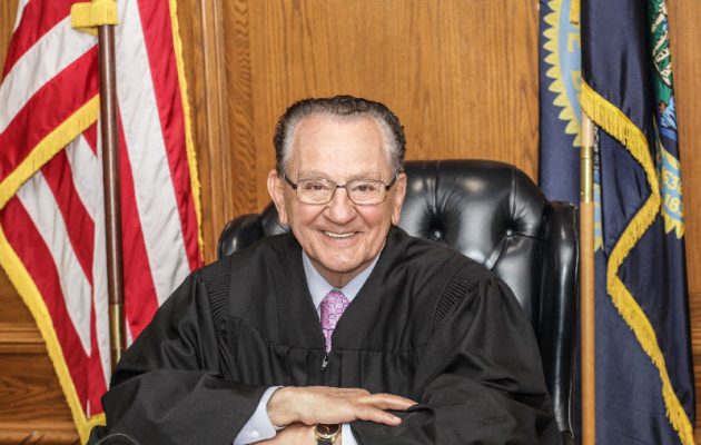 美國知名法官 Frank Caprio